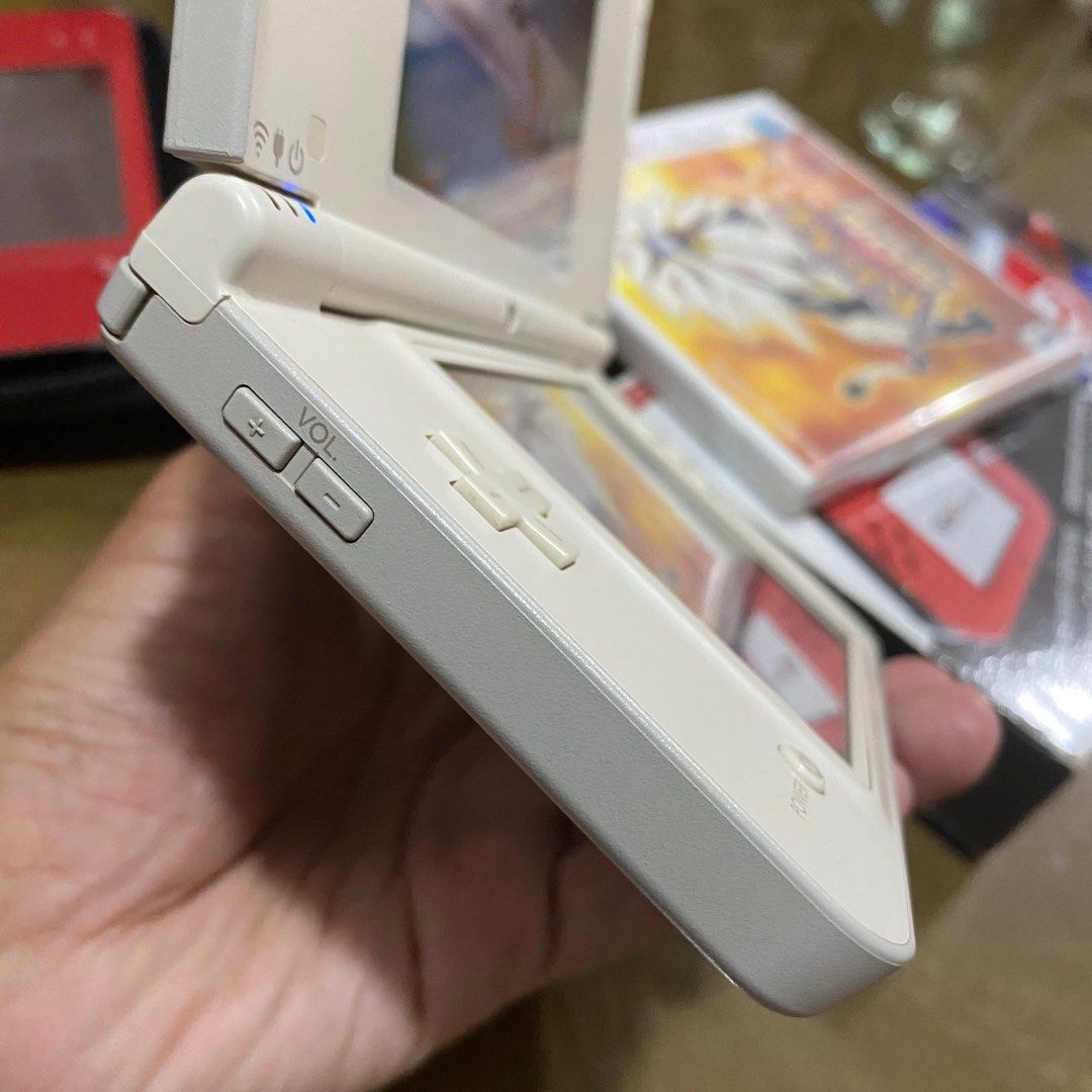 Nintendo DSi LL with R4 card, Video Gaming, Video Games, Nintendo on Carousell