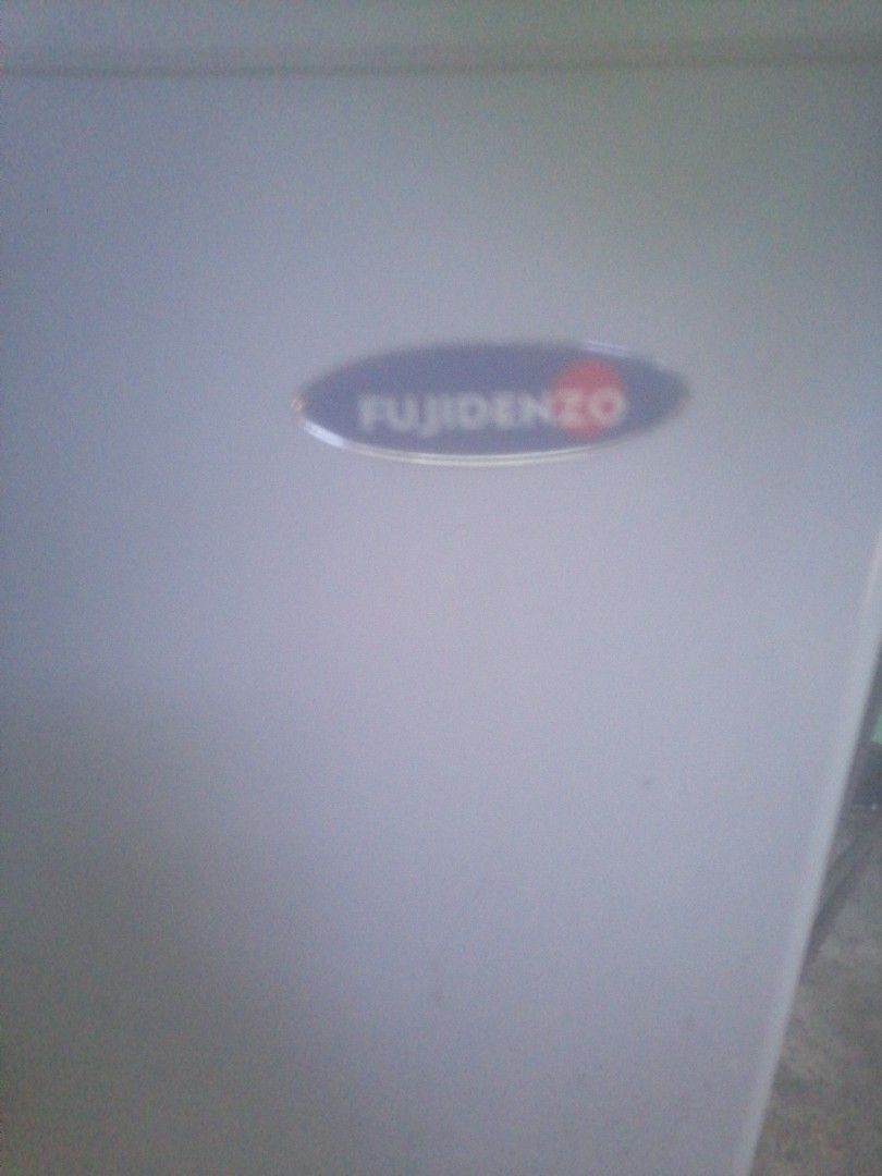 Old refrigerator not working, TV & Home Appliances, Kitchen Appliances