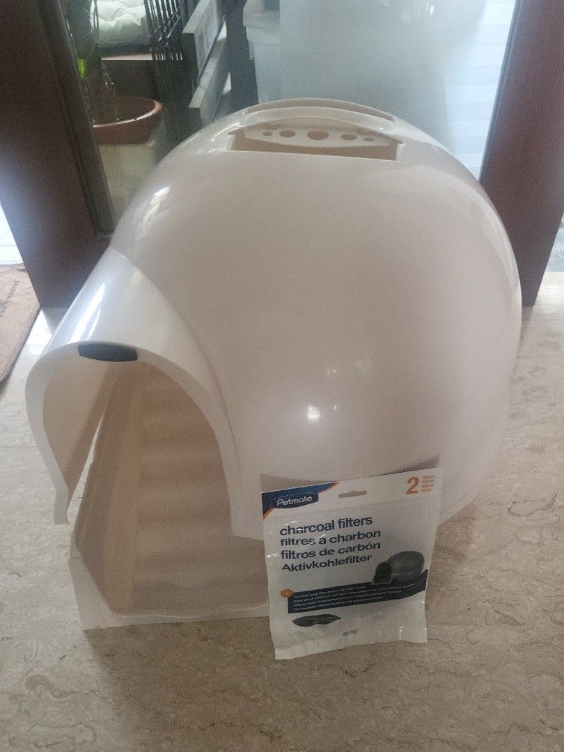 Petmate Clean Step Dome litter box c/w BN carbon filters, Pet Supplies