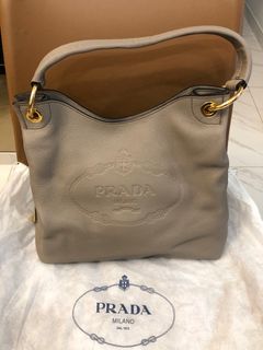 (Category: ) located in . Submitted by preloved.vault (Listing ID 1214606366, Image 1). Description: .