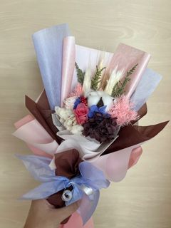 Ready stock for Valentine’s Day/free delivery in the east! - Premium dried flowers bouquet (cotton flower with roses)