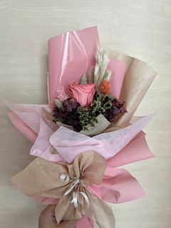 Ready stock for v.day ❤️ / free delivery in east! Premium dried flowers bouquet (pink rose)
