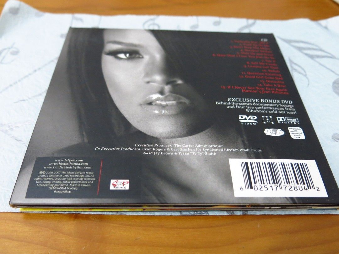 Rihanna Good girl gone bad Reloaded, 書籍、休閒與玩具, 樂器、音樂相關, CD、DVD在旋轉拍賣