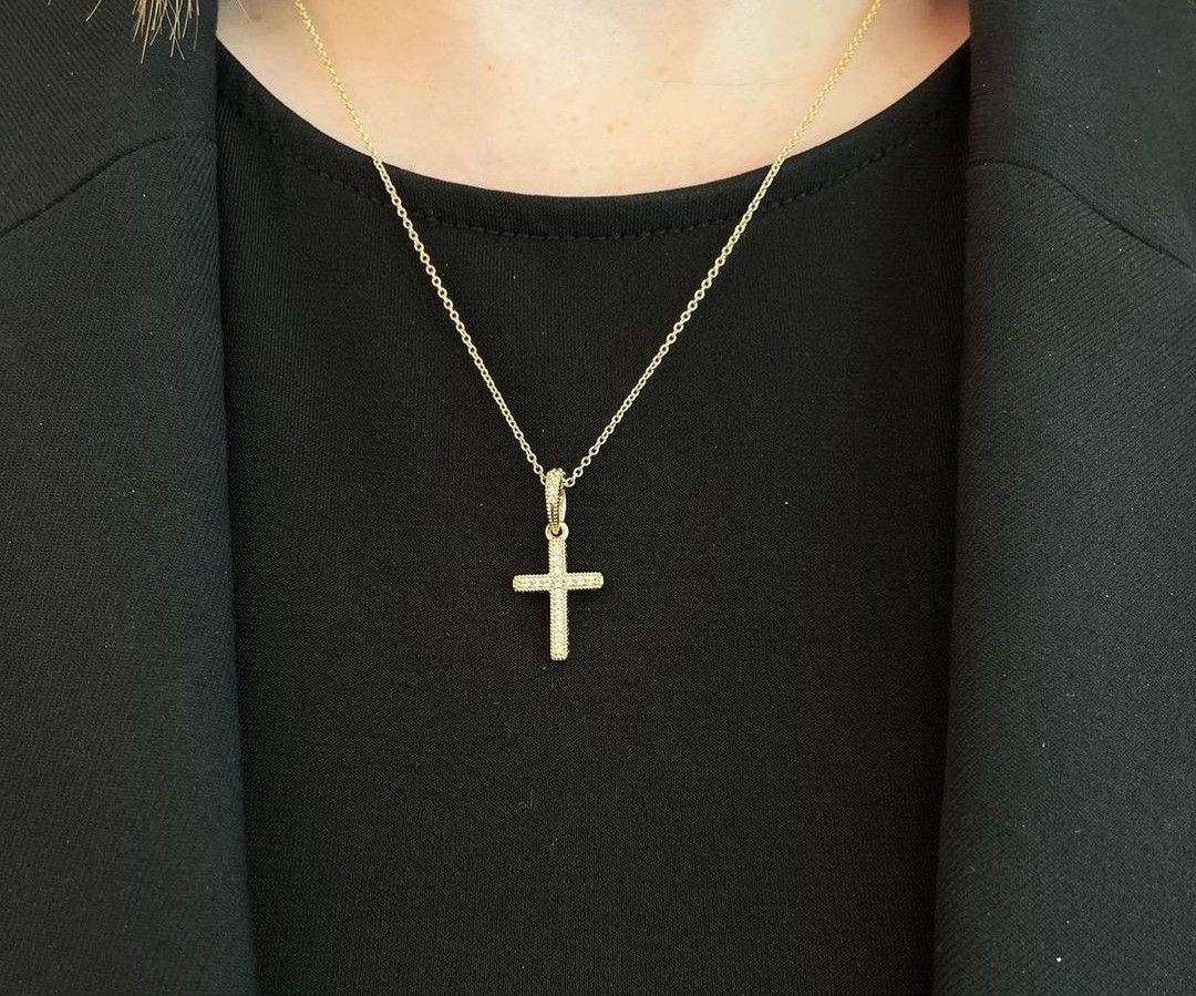 Pandora cross deals necklace gold