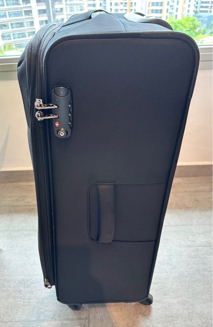 Samsonite Luggage in black, Hobbies & Toys, Travel, Luggage on Carousell