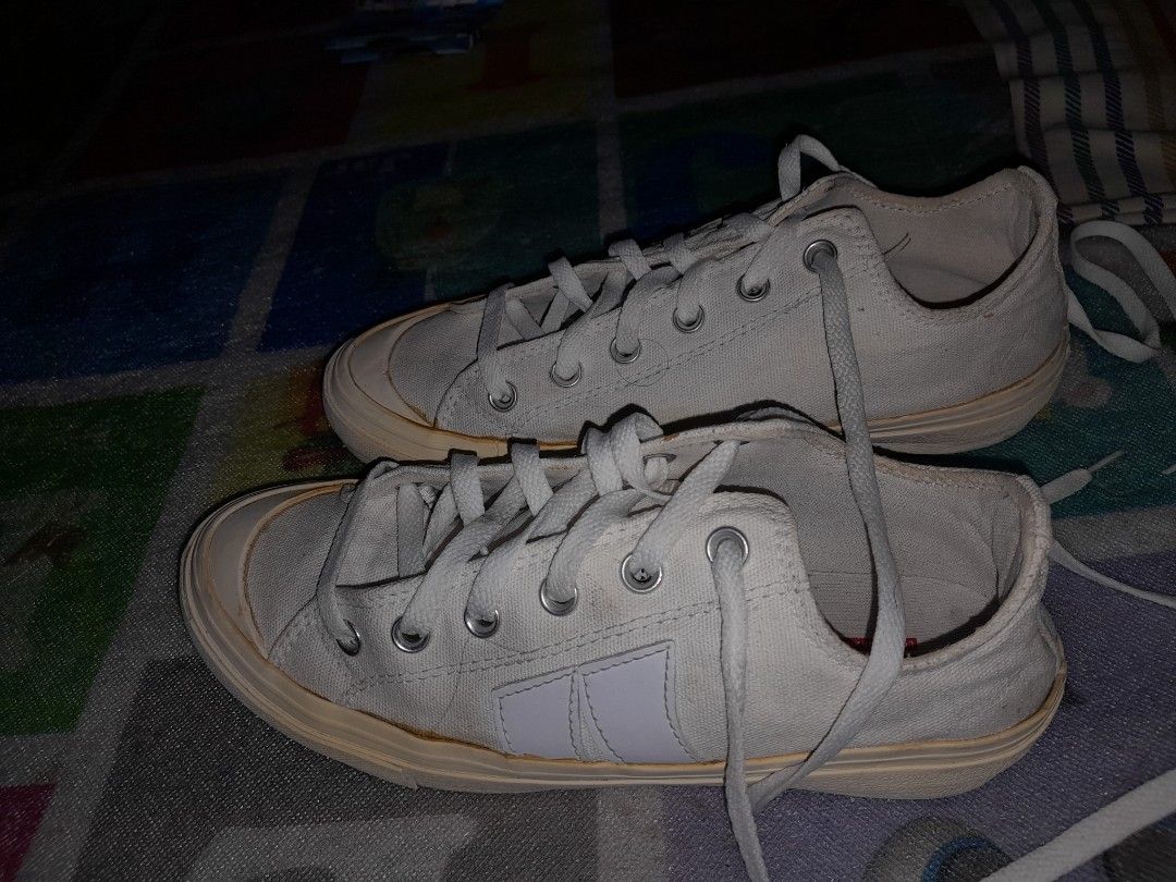 Sneaker putih brand lokal hot sale
