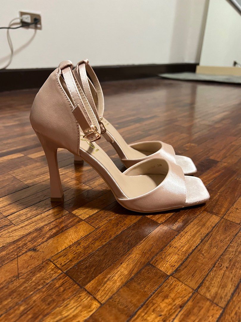 3 inch top tan heels