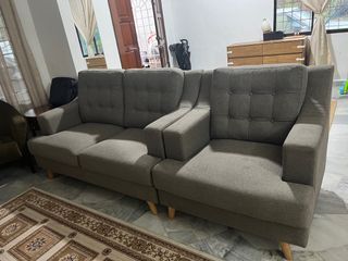 Sofa 2 + 1 ( in light grey )