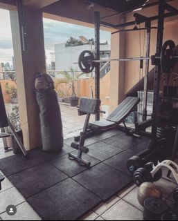 Squat Rack with free olympic bar and gym bench