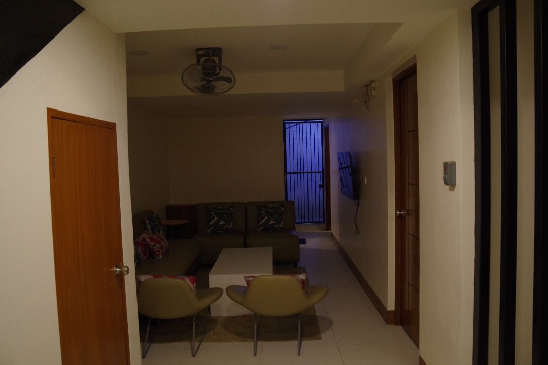 Staff House, 50 Beds, Near Circuit Ayala, Makati, Barangay Olympia Makati CIty Kakarong