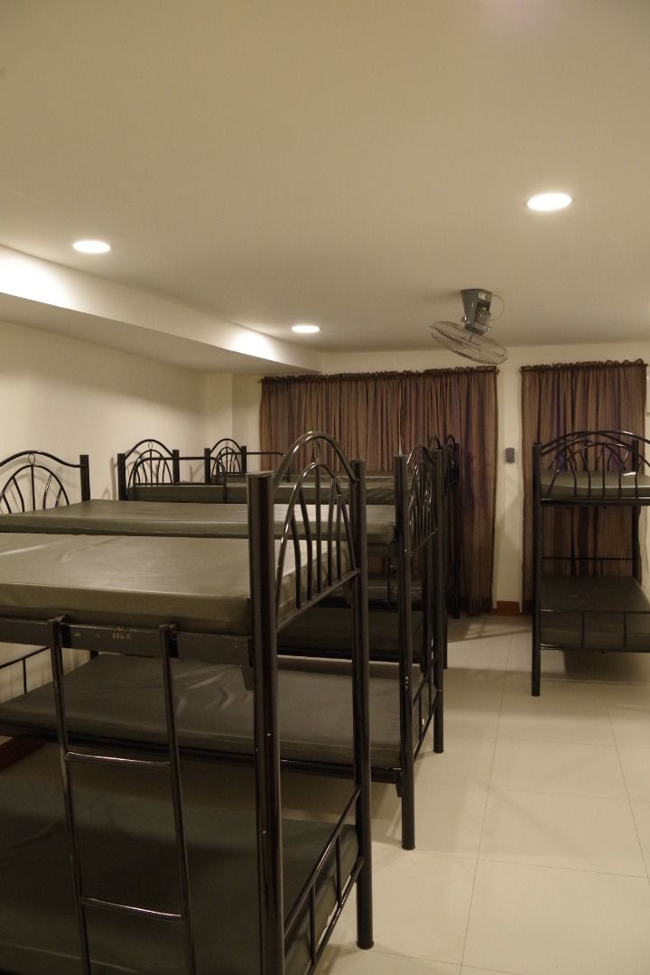 Staff House, 50 Beds, Near Circuit Ayala, Makati, Barangay Olympia Makati CIty Kakarong