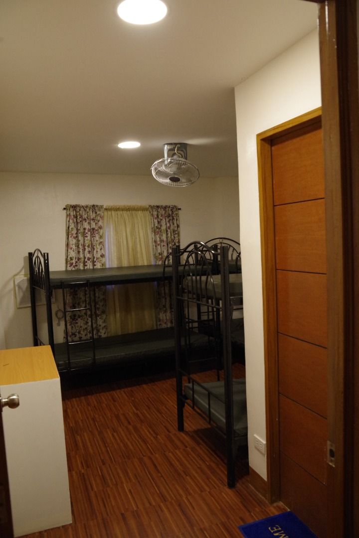 Staff House, 50 Beds, Near Circuit Ayala, Makati, Barangay Olympia Makati CIty Kakarong