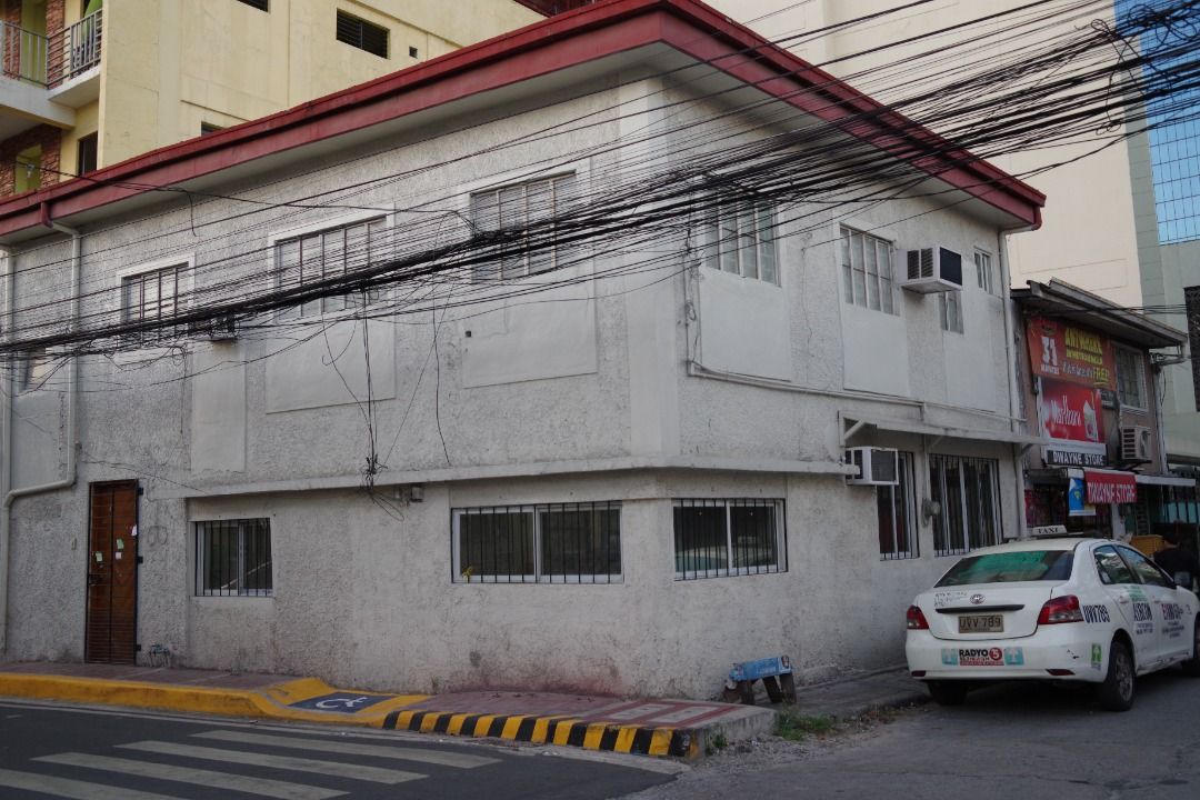 Staff House, 50 Beds, Near Circuit Ayala, Makati, Barangay Olympia Makati CIty Kakarong