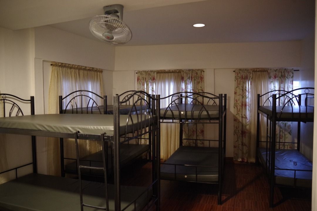 Staff House, 50 Beds, Near Circuit Ayala, Makati, Barangay Olympia Makati CIty Kakarong