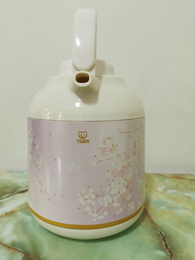 Tiger brand 1.04 litres thermos flask tea pot with large and long solid