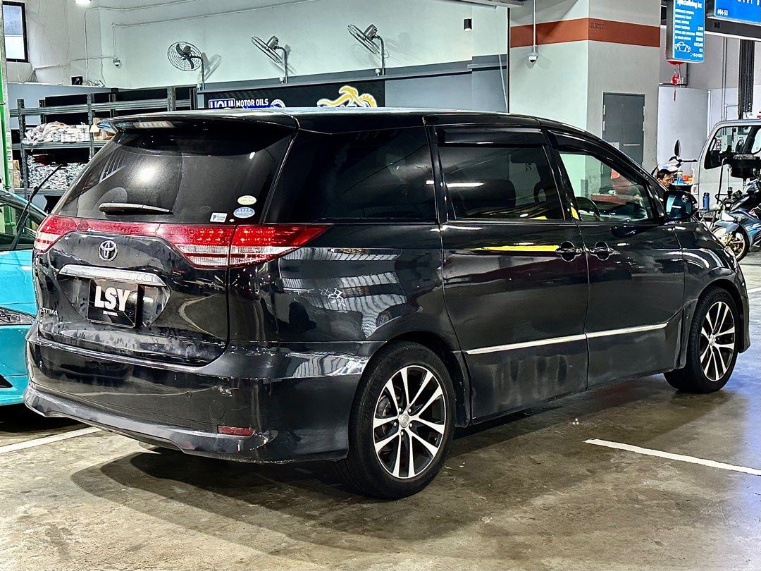 8 seat car toyota