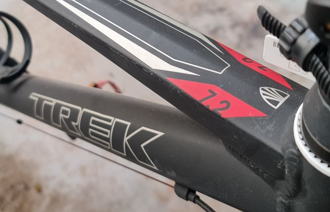 Trek 15 inch frame top