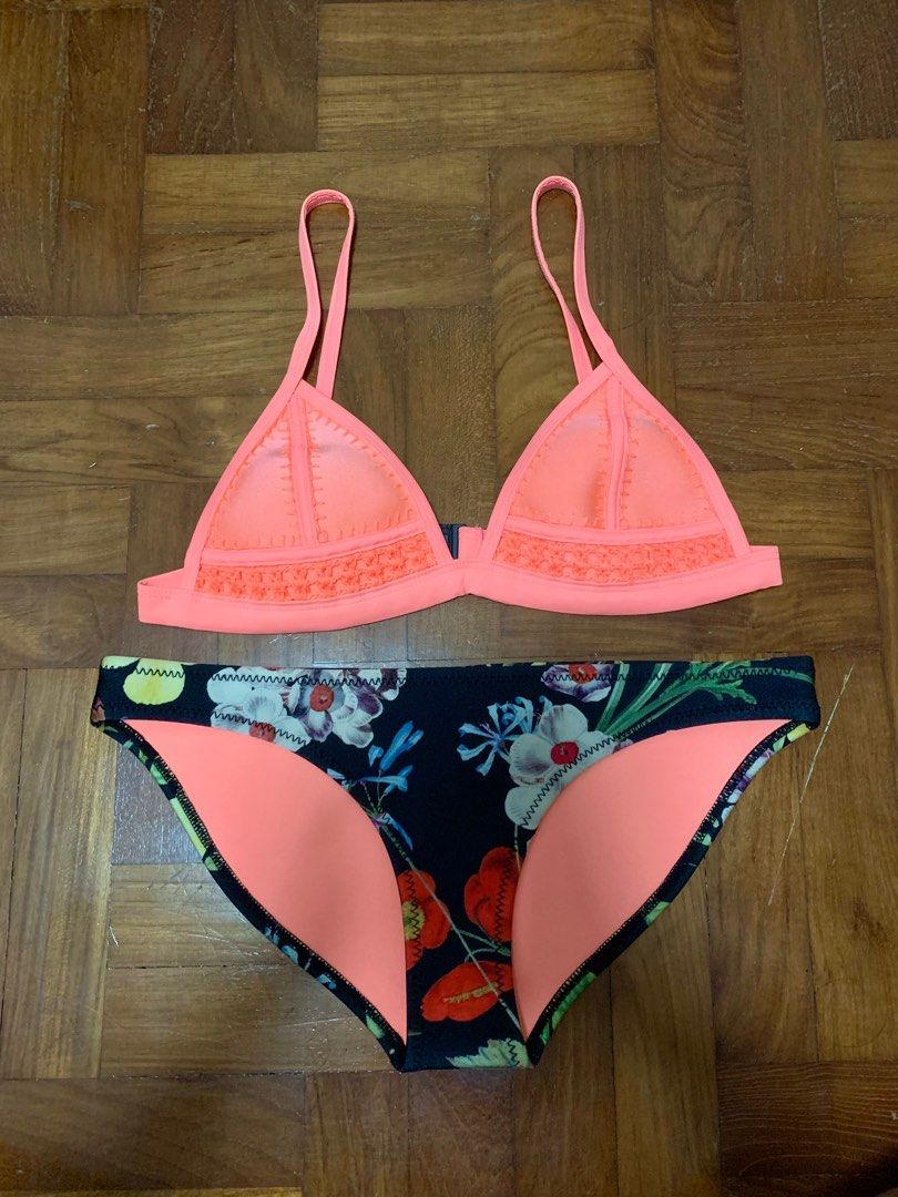 triangl blue and white floral bikini