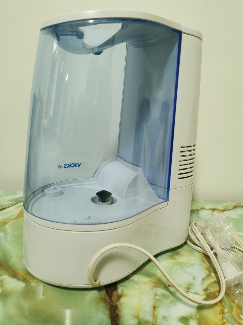 Vicks warm mist humidifier V745A, Health & Nutrition, Medical Supplies