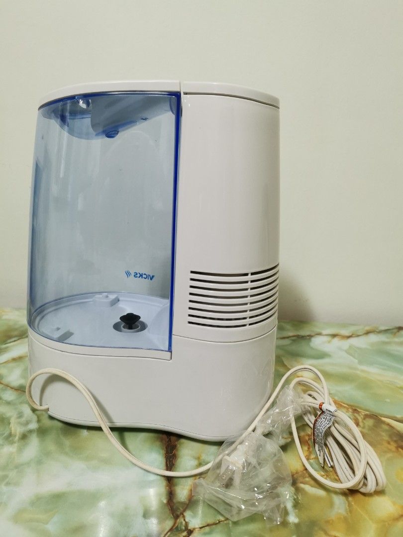 Vicks warm mist humidifier V745A, Health & Nutrition, Medical Supplies