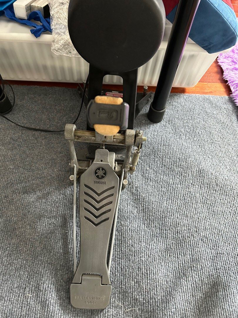 Yamaha DTX 500 drum set with speaker, Hobbies & Toys, Music & Media