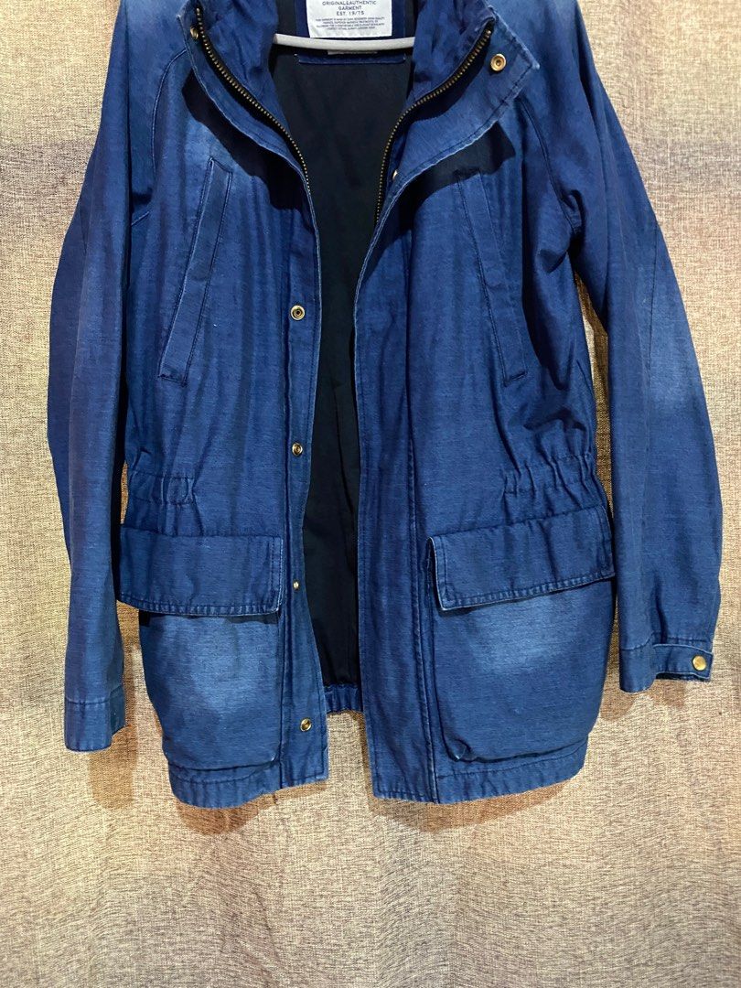 Zara Man Denimwear Parka (Category: Coats, Jackets and Outerwear) located in Cordon. Submitted by bitxybitx (Listing ID 1214583335, Image 1). Description: Zara Man Denim Wear Parka Very nice details on this one 67% Cotton 33% Polyester .