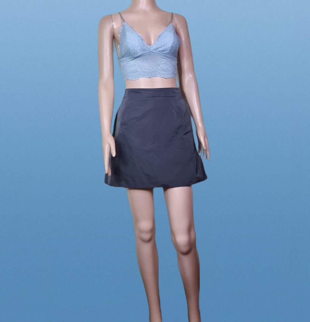 Authentic LOUIS VUITTON skirt (Category: Luxury Apparel) located in Quezon City. Submitted by maneradesignersboutique (Listing ID 1214810205, Image 1). Description: SALE SALE SALE❗️❗️❗️ fixed price 💯% Guaranteed Authentic * Brand: LOUIS VUITTON very comfortable to wear *Color: OLIVE GREE *material: NYLONE COTTON *Size: 34 *Condition: lightly used * Flaws: none -Used * If you're buying PRE-OWNED pls manage your expectations *Lalamove/lbc after pa
