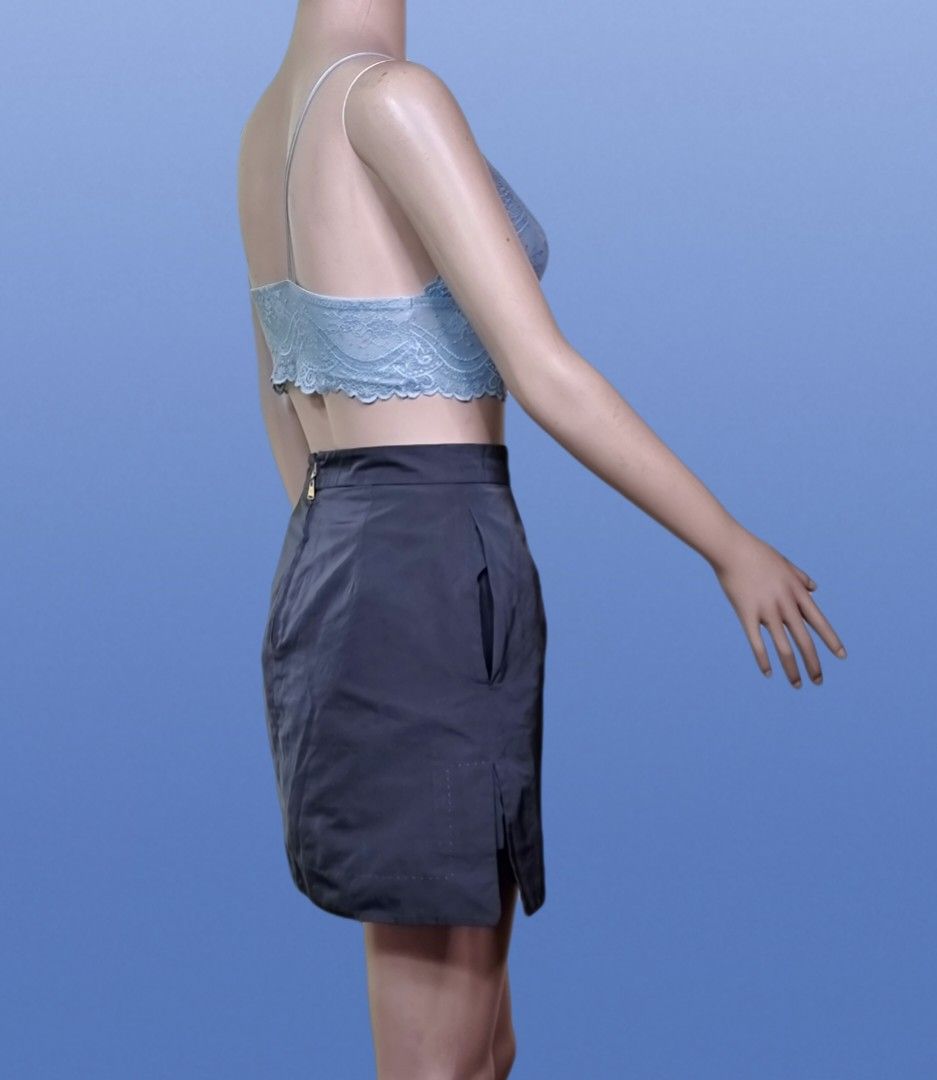 Authentic LOUIS VUITTON skirt (Category: Luxury Apparel) located in Quezon City. Submitted by maneradesignersboutique (Listing ID 1214810205, Image 2). Description: SALE SALE SALE❗️❗️❗️ fixed price 💯% Guaranteed Authentic * Brand: LOUIS VUITTON very comfortable to wear *Color: OLIVE GREE *material: NYLONE COTTON *Size: 34 *Condition: lightly used * Flaws: none -Used * If you're buying PRE-OWNED pls manage your expectations *Lalamove/lbc after pa