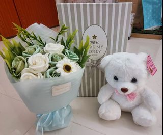 [Brand New] Valentine's Day Light-Up Bear with Flowers Rose Bouquet Artificial Perfumed