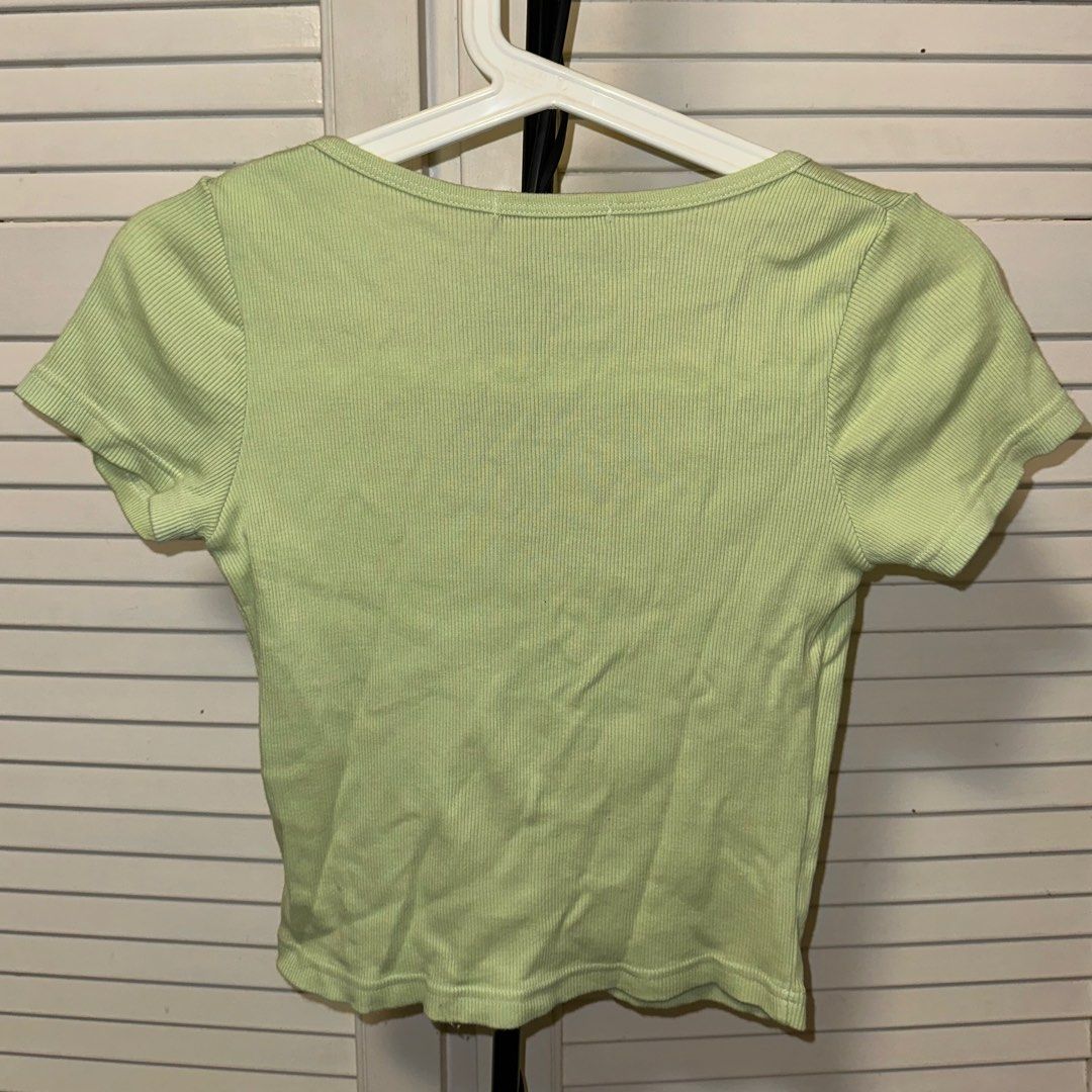 Brandy Melville Green Zelly Top, Women's Fashion, Tops, Shirts on Carousell