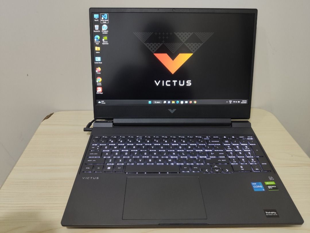 BUDGET GAMING LAPTOP HP VICTUS 15 FA0005TG Intel Core i5 12th Gen 8GB