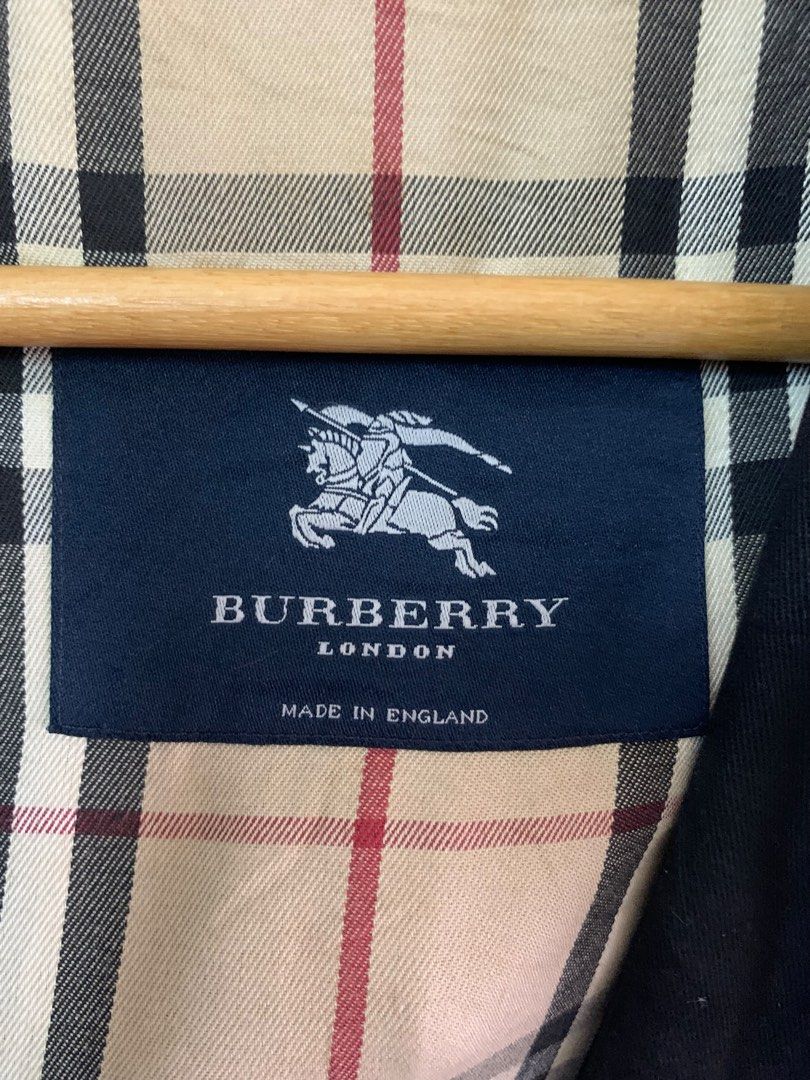 burberry trench coat made in england, Men's Fashion, Coats, Jackets and  Outerwear on Carousell