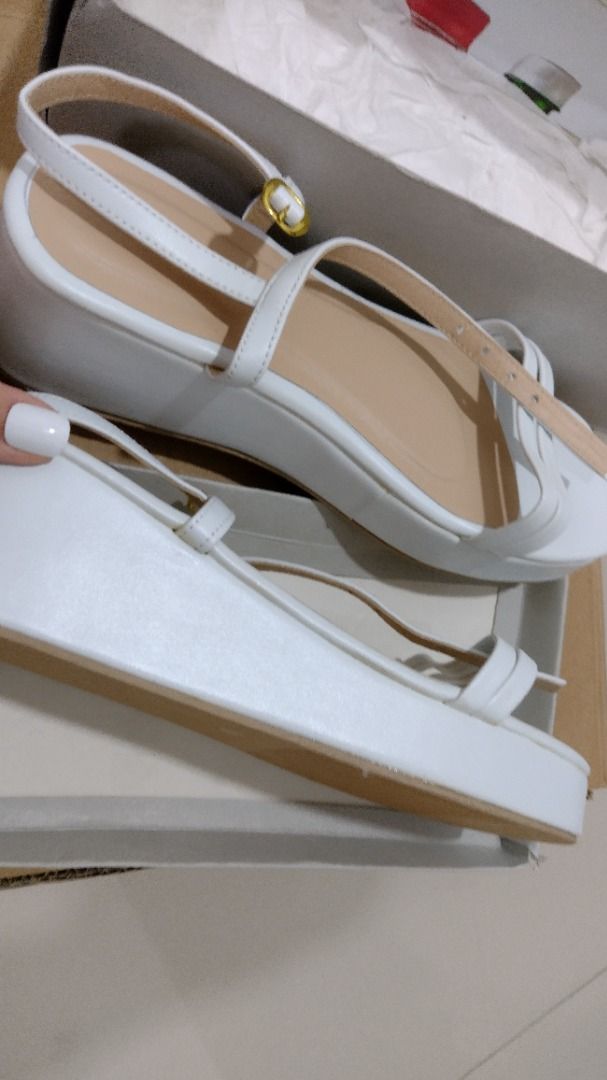 Janna Platform wedge Size 7 (Category: Wedges) located in Santa Rosa. Submitted by declutterphils (Listing ID 1214938815, Image 3). Description: Located in Sta Rosa Laguna LoveBarefoot Janna Platform wedge size 7.