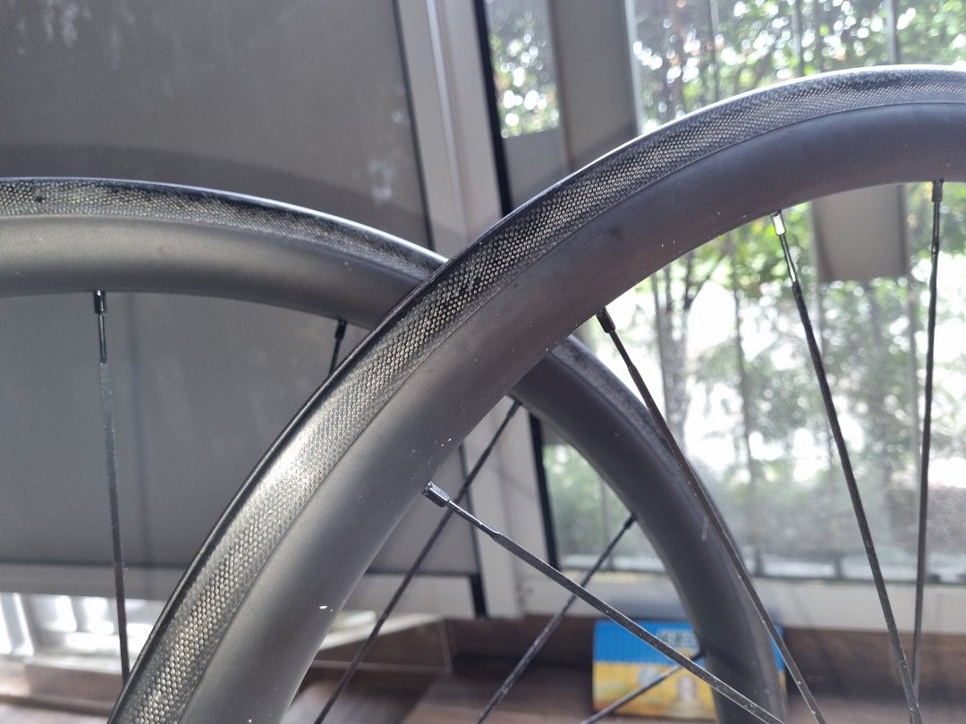 Carbon fibre 38mm rim brake clincher 700c light road wheelset