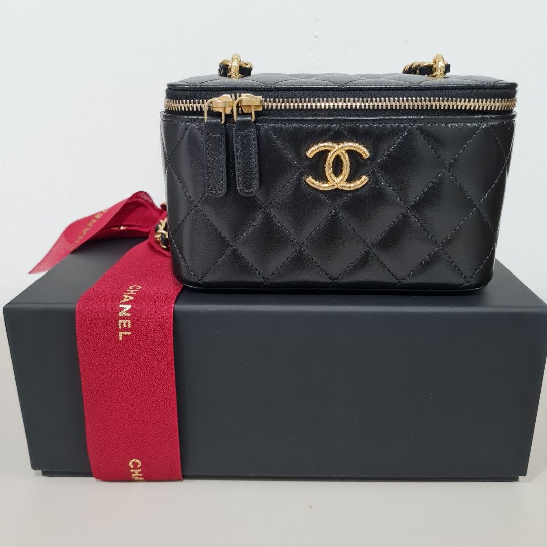 Chanel 21B So Black Classic Medium, Luxury, Bags & Wallets on