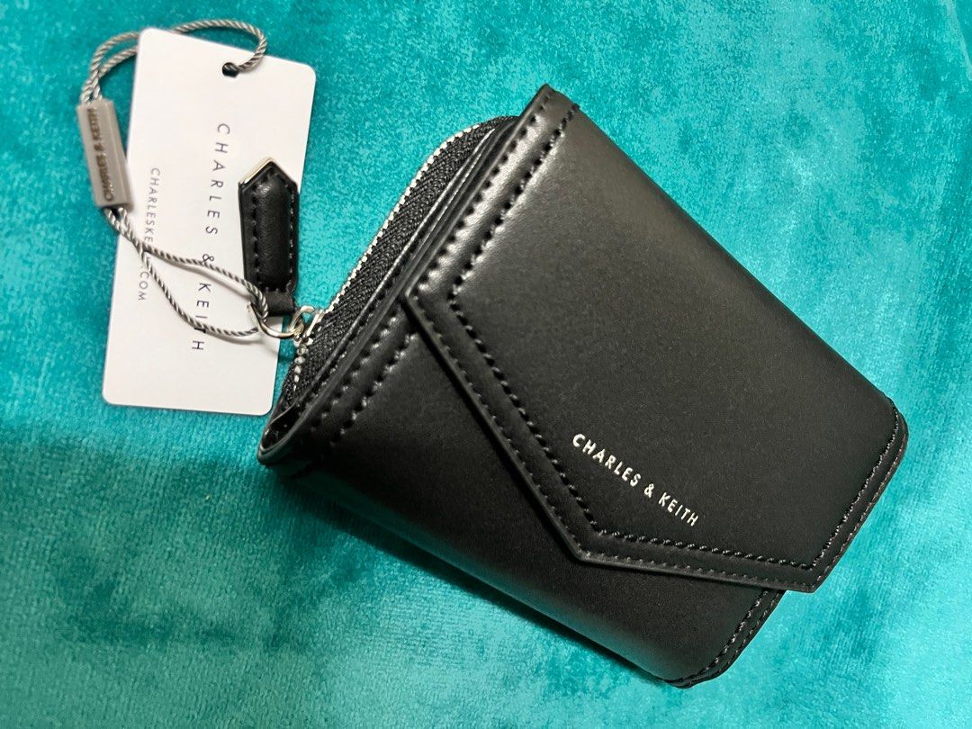 Charles & Keith Men Wallet / Beg Dompet Lelaki C&K, Women's Fashion, Bags &  Wallets, Wallets & Card holders on Carousell