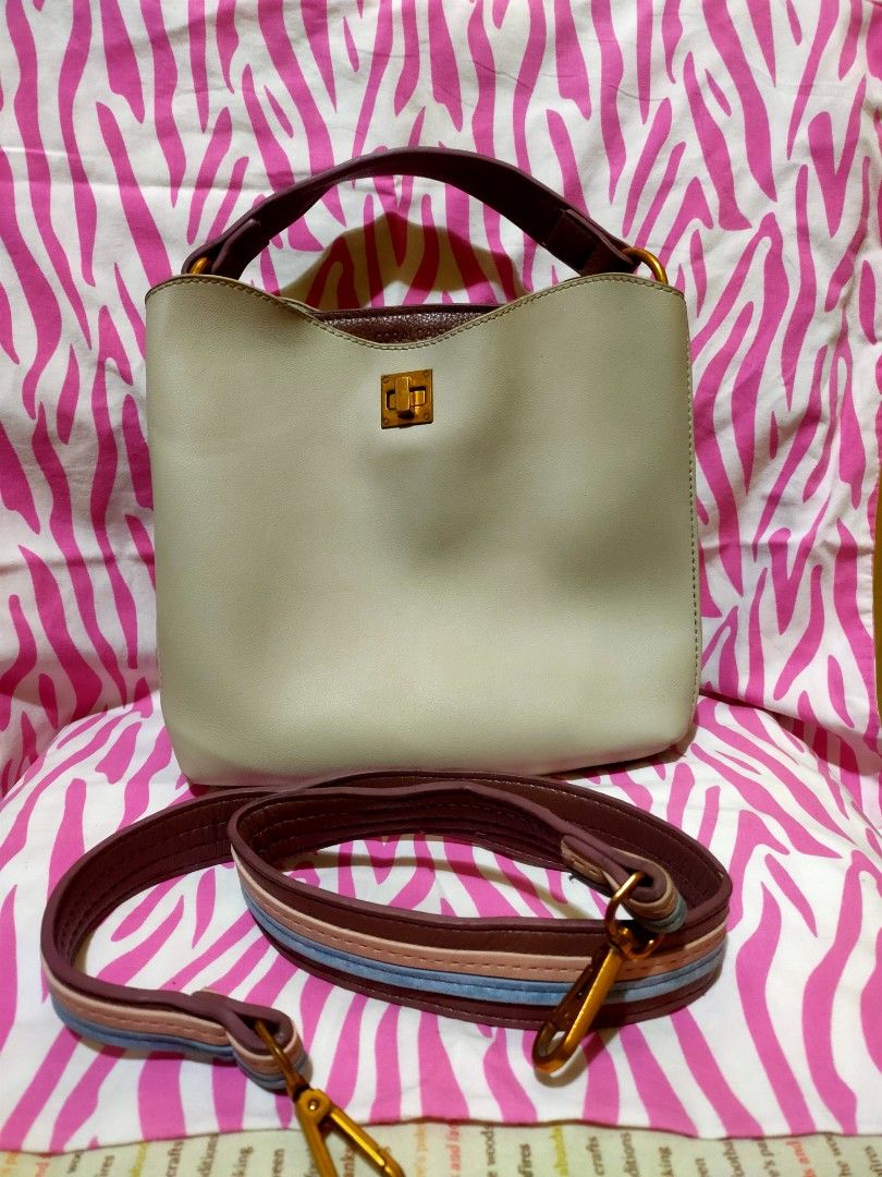 Coral daisy bag sales