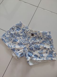 Cotton On floral short - free with any purchase