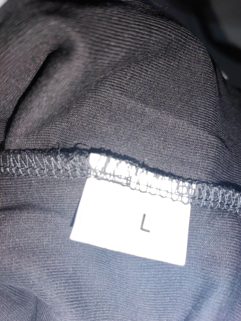 Crop top with removable sleeves (Category: Blouses) located in Dasmarinas. Submitted by flubby09 (Listing ID 1214870637, Image 2). Description: 95%cotton, 5%spandex stretchable.
