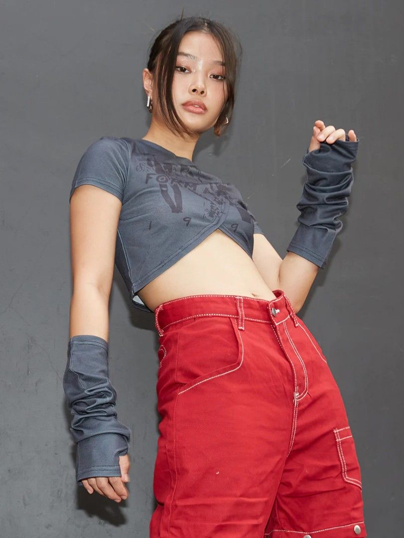 Crop Top with removable sleeves (Category: Blouses) located in Dasmarinas. Submitted by flubby09 (Listing ID 1214873637, Image 1). Description: 95%polyester, 5%cotton offers discounts for bulk orders.