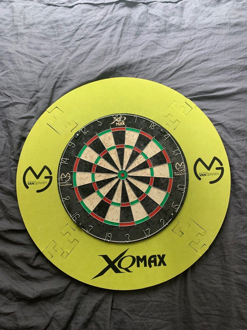 Dart Board Michael van Gerwen limited edition board, Hobbies & Toys