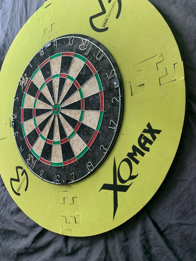 Dart Board Michael van Gerwen limited edition board, Hobbies & Toys
