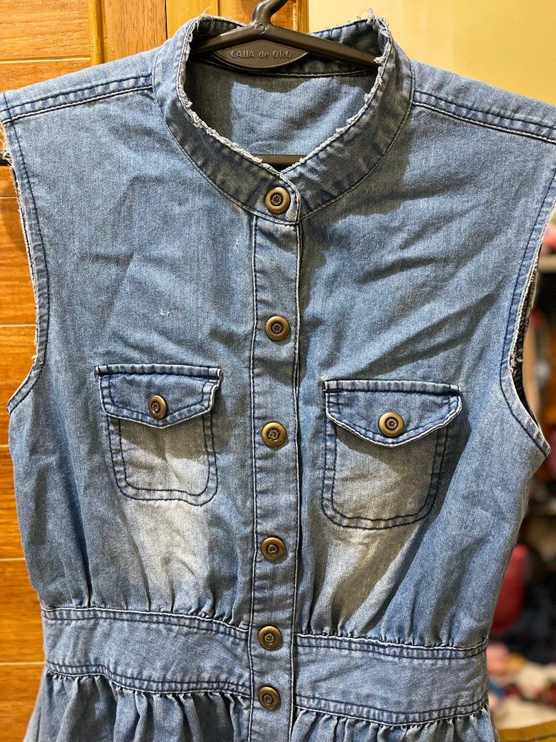 Denim button down dress (Category: Dresses) located in Mangatarem. Submitted by lccarousel (Listing ID 1214737634, Image 2). Description: Length 80cm/31.5 in Waist 64cm / 25in Bust 84cm /33 in Kompleto ang metal button.
