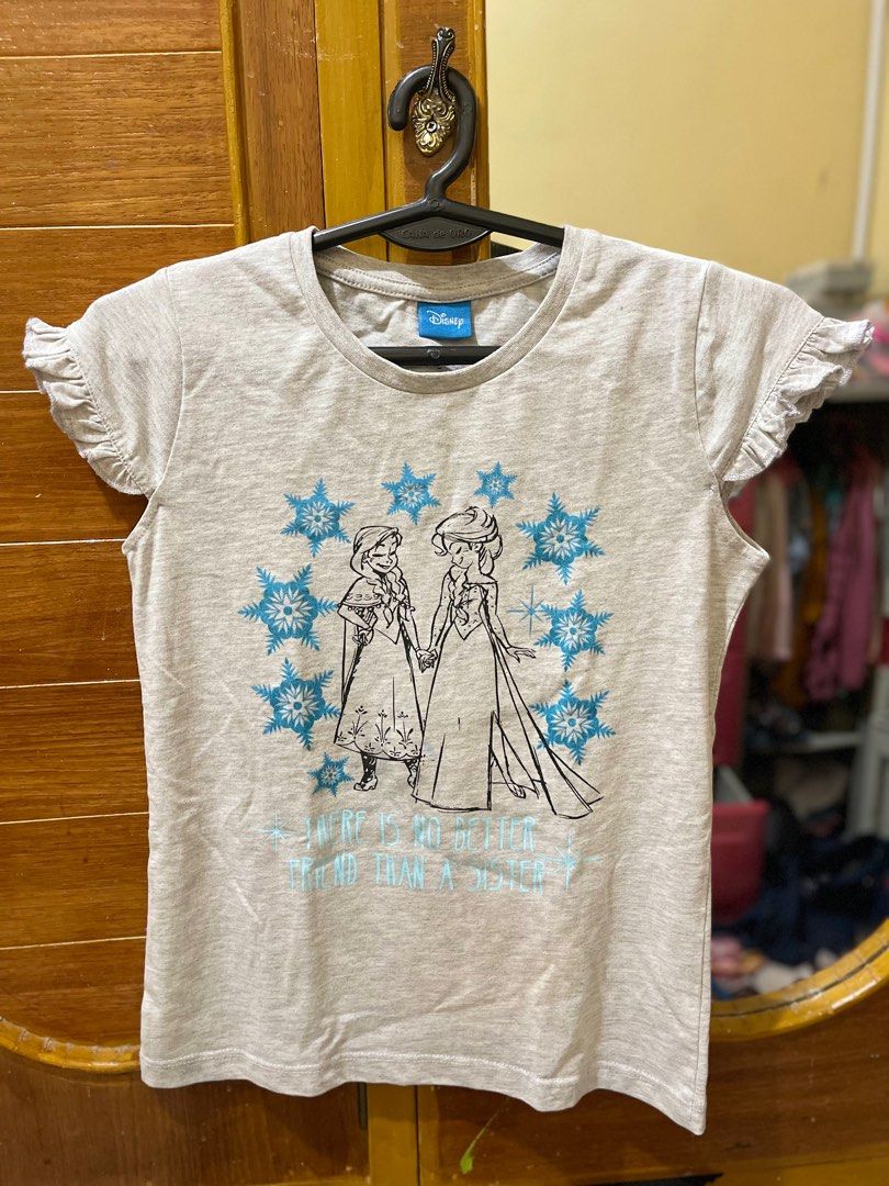 Disney/ looney toons shirt (Category: Babies & Kids Fashion) located in Mangatarem. Submitted by lccarousel (Listing ID 1214736852, Image 3). Description: Slightly used disney/ looney toons shirts Girls 7-10 Gray, lt blue, orange Lengs 50cm With 38cm 50 each all 3 for 130.
