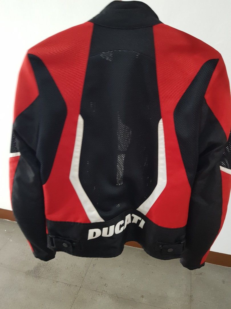 Ducati riding Jacket (Authentic) (Category: Activewear) located in Cainta. Submitted by markrianne (Listing ID 1214758981, Image 2). Description: DUCATI summer mesh Riding Jacket authentic/genuine ducati jacket Used once Feels new, Smells new size: Small price: 9.5k.