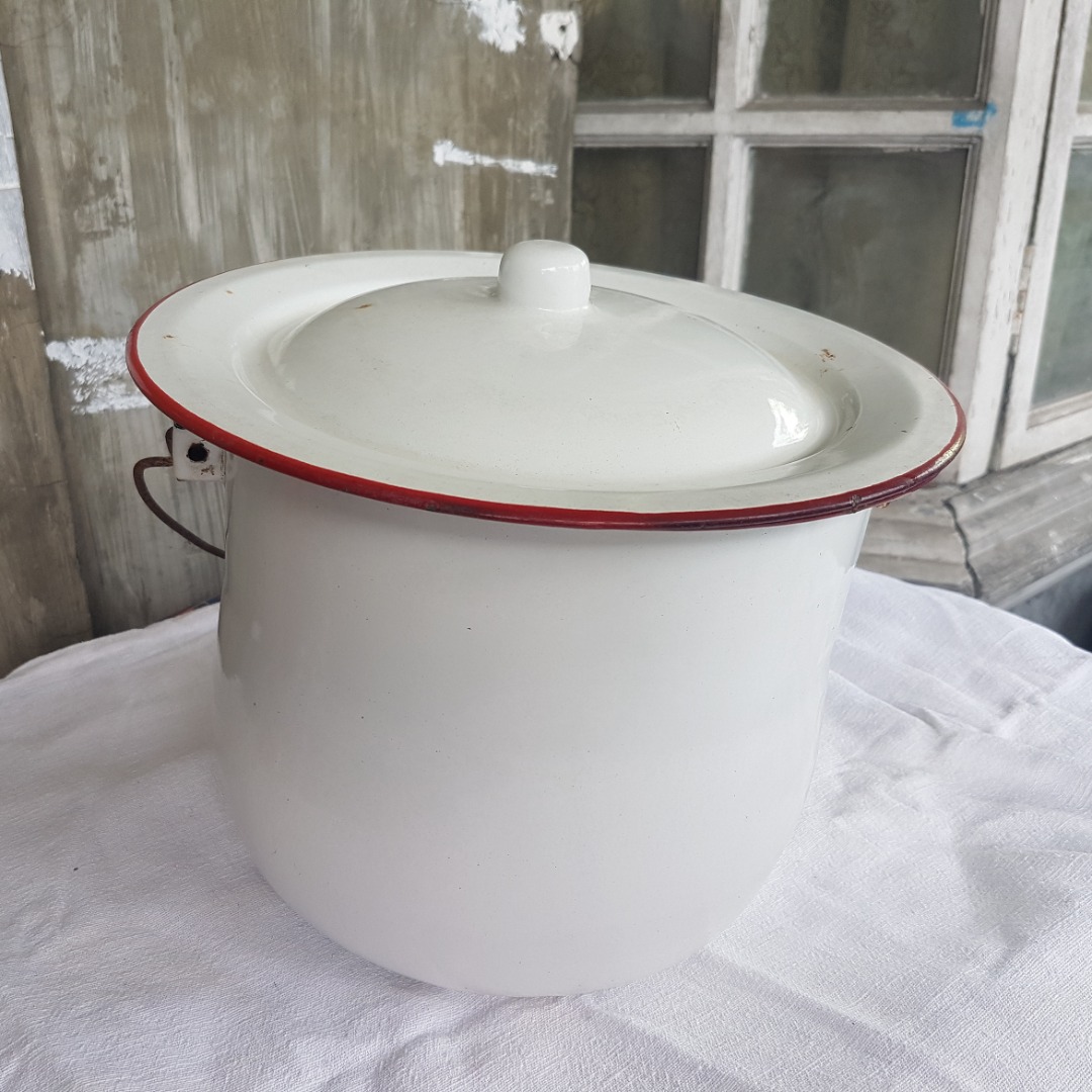 Enamel Chamber Pot Arinola, Furniture & Home Living, Bathroom & Kitchen