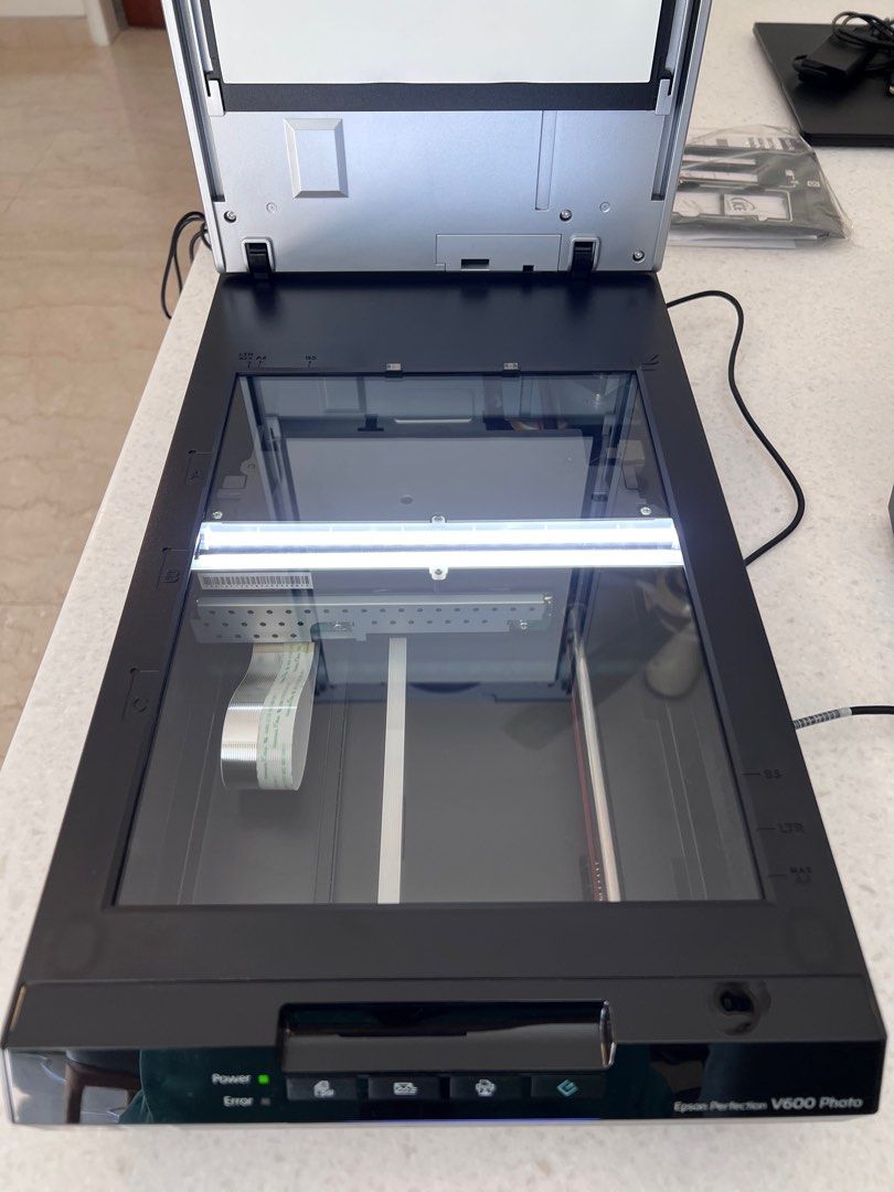 Epson V600 Photo Scanner, Computers & Tech, Printers, Scanners