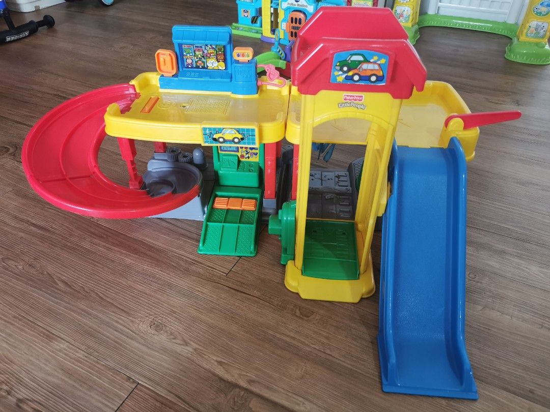 Little people ramps around garage online