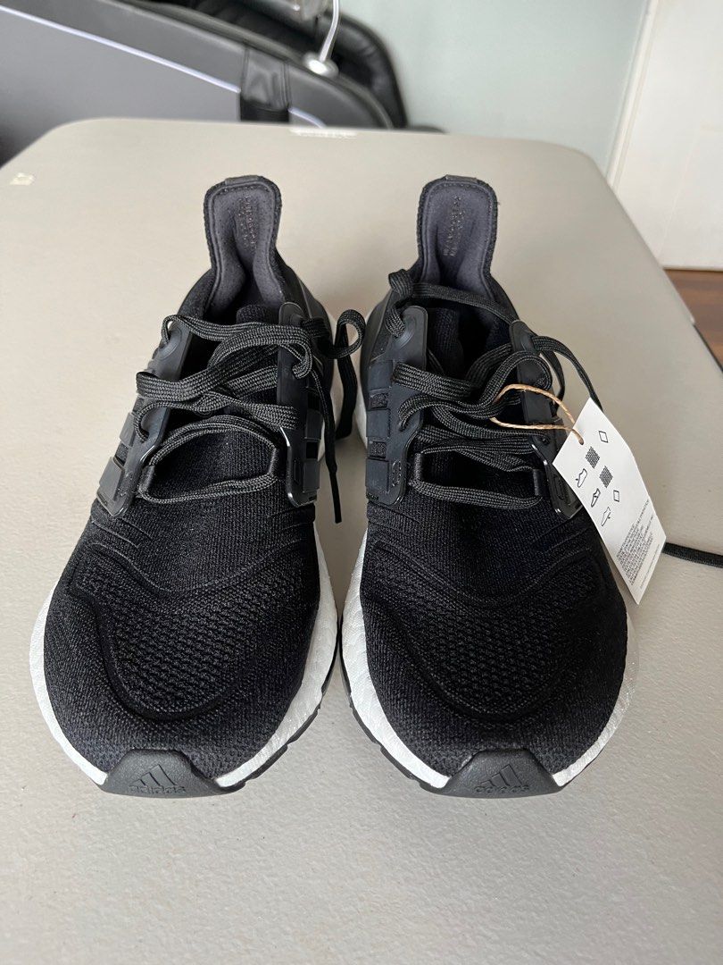 FOR SALE BRAND NEW ORIGINAL ADIDAS ULTRABOOST 22 SIZE 8 FOR WOMEN