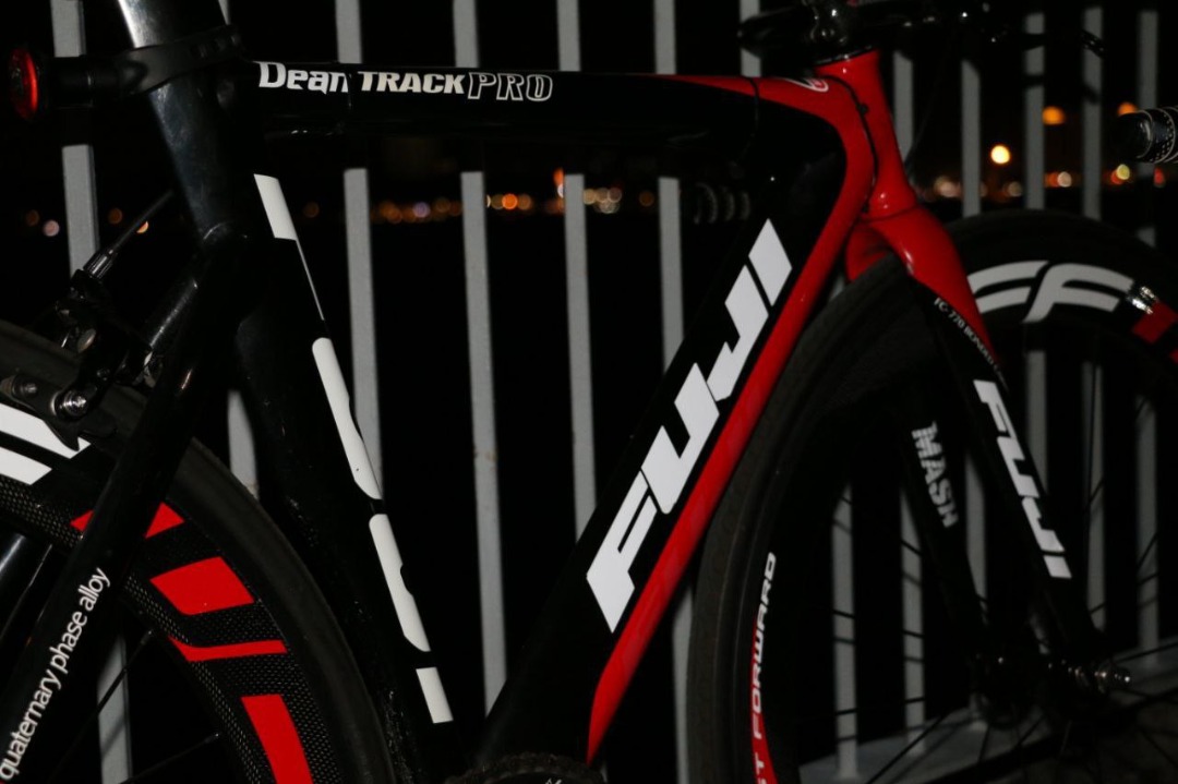 Fuji track pro 2009 FOR SALE Sports Equipment Bicycles Parts